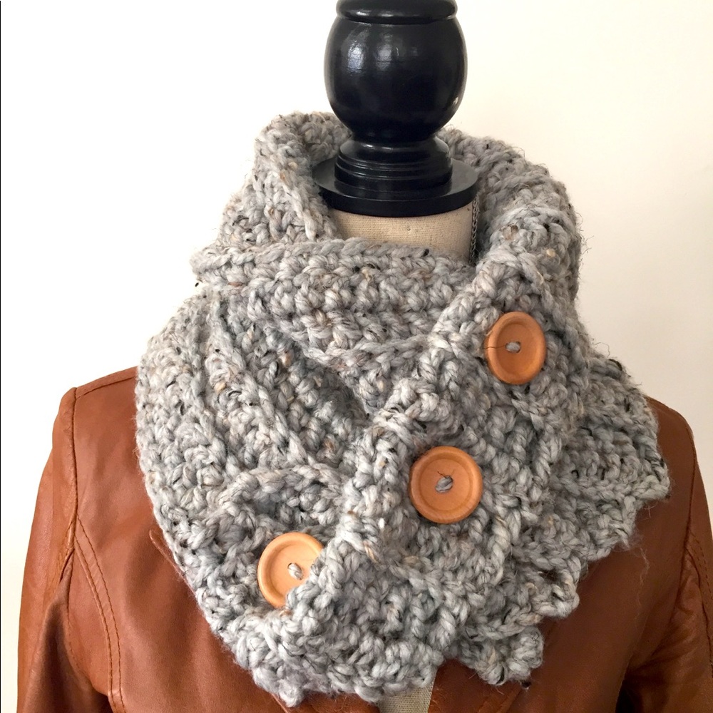 NEW Scarf/Scollar/Neckwarmer Grey
